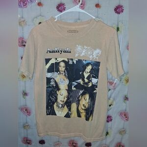 Aaliyah Classic Graphic Tan Print T-Shirt Small